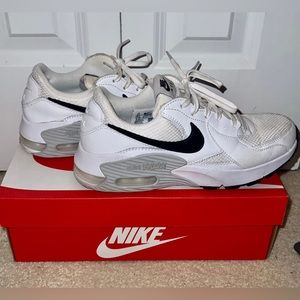Womens Nike Air Max size 8.5
